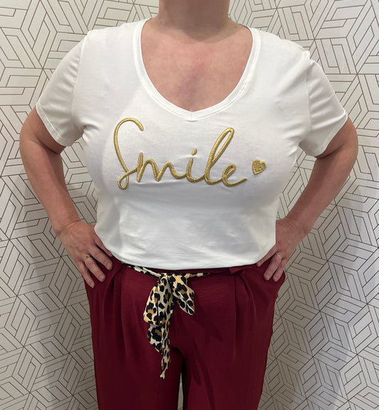 Tee-shirt smile